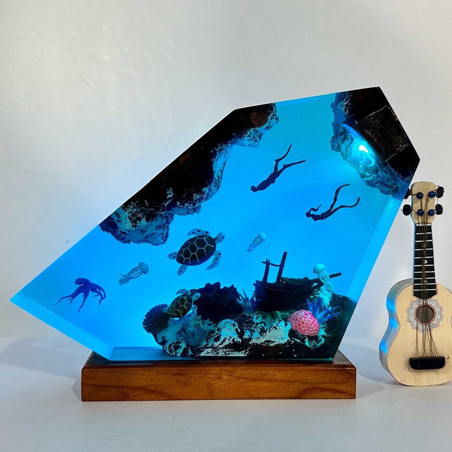 Octopus and diver Night light, Personalized Ocean Resin Lamp, Custom Octupus, Divers, Turtles, Jellyfish, Anniversary Gift, Paradise Lamp